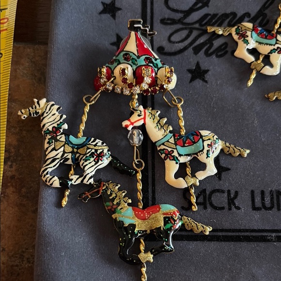 Lunch At The Ritz CAROUSEL HORSES post Earrings - Picture 7 of 12